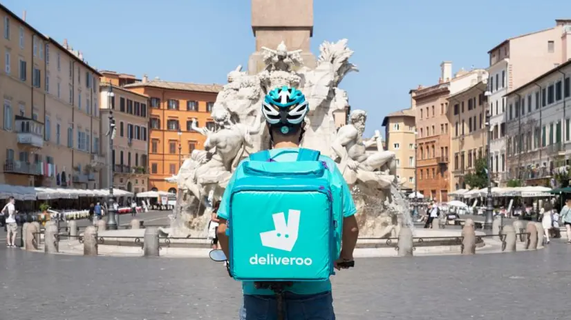 Un rider Deliveroo