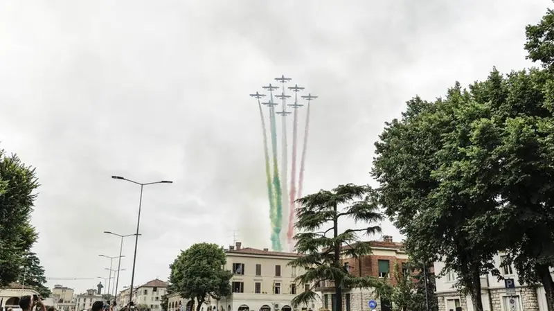 Mille Miglia 2023, il sorvolo delle Frecce tricolori