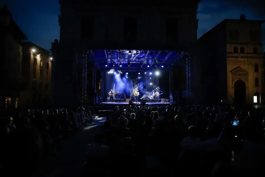 I Tiromancino in concerto in piazza Loggia a Brescia