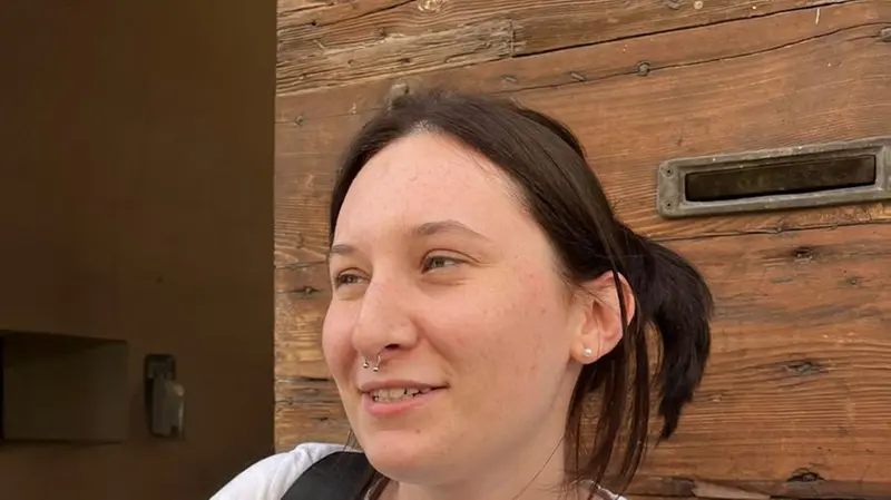 I primi maturandi a uscire dall'Arnaldo dopo la prima prova