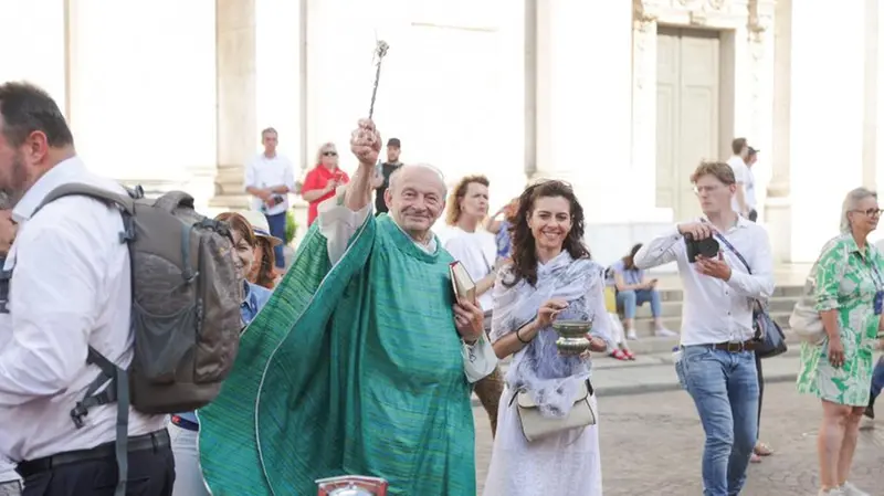 Mille Miglia 2023: la benedizione delle auto in piazza Paolo VI
