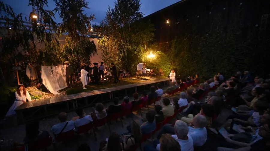 «Le città invisibili - Il futuro è un dovere» nell'Hanger nero