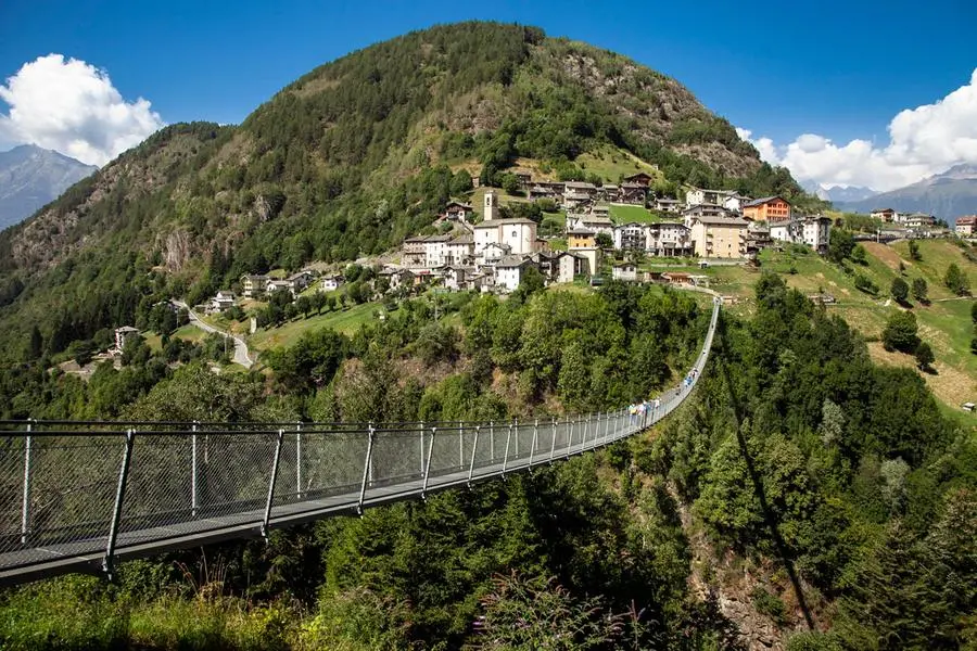 I ponti tibetani in Lombardia