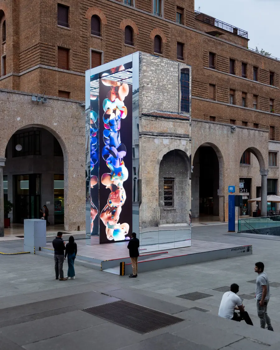 Su TheGate in piazza Vittoria scorrono le opere di Unreel