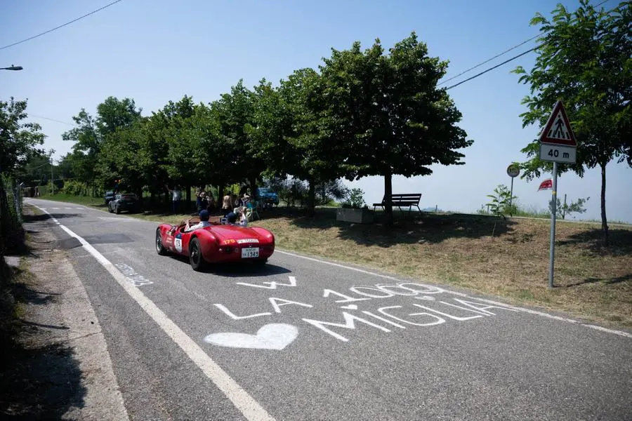 Mille Miglia 2023, il passaggio a Castana