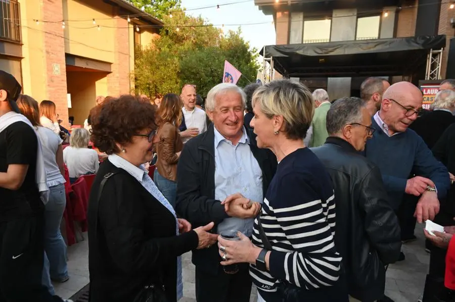 La festa per l'elezione di Laura Castelletti alla Latteria Molloy