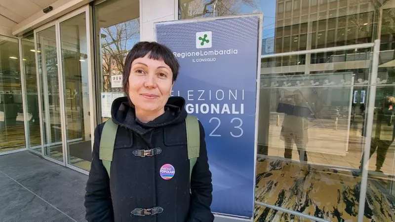 Mara Ghidorzi, candidata di Unione Popolare, segue lo spoglio al Pirellone - Foto © www.giornaledibrescia.it