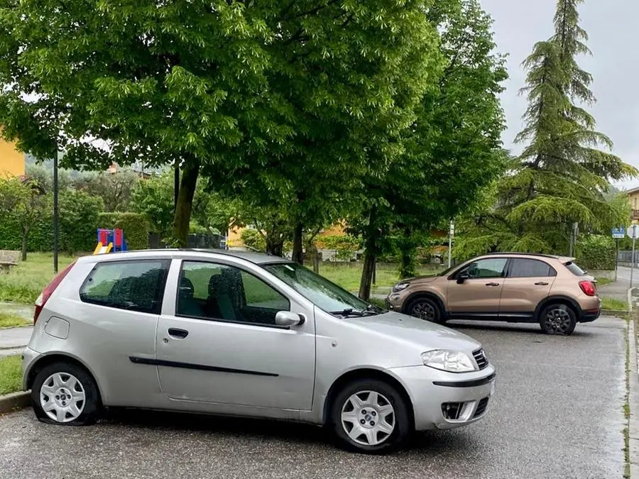 Nella zona del parco delle Pozze di Lonato sono state forate le gomme a diverse auto