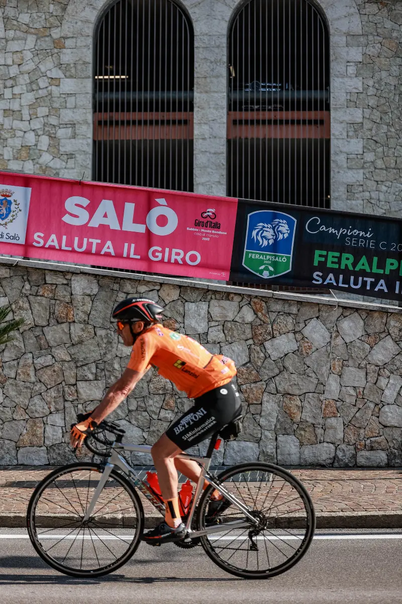 Salò è pronta ad accogliere i corridori del Giro d'Italia