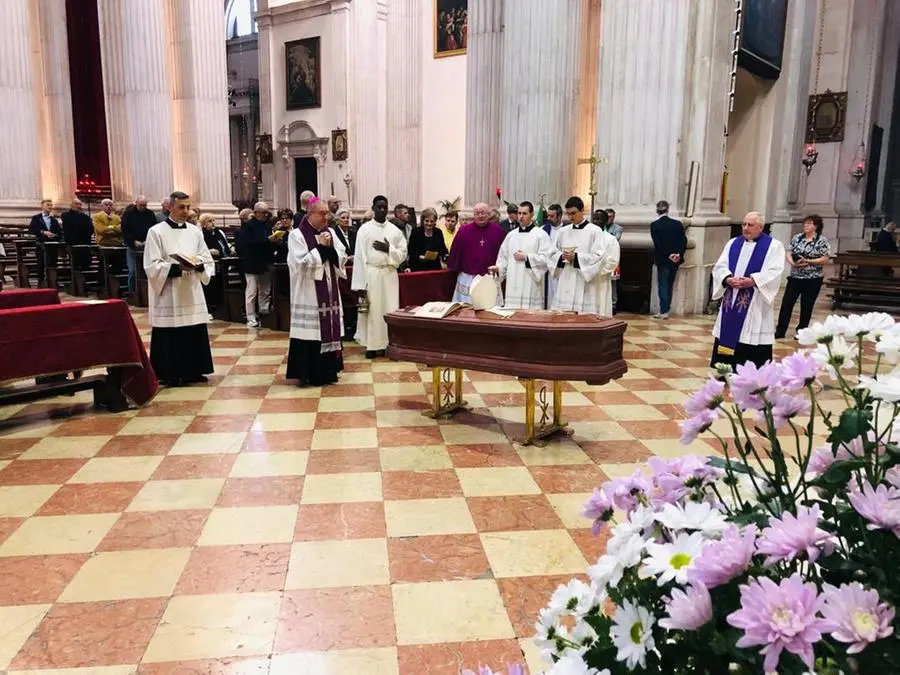 La traslazione della salma del vescovo Foresti in Duomo