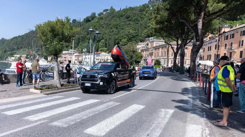 L'attesa per il passaggio del Giro d'Italia a Toscolano Maderno