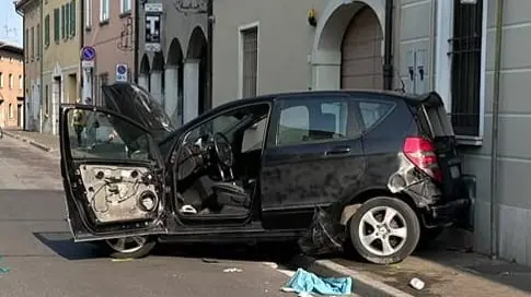 L'auto guidata dal ragazzino