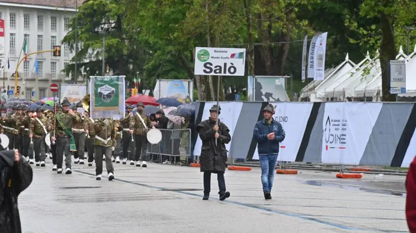 Adunata di Udine, sfilano gli alpini della Monte Suello