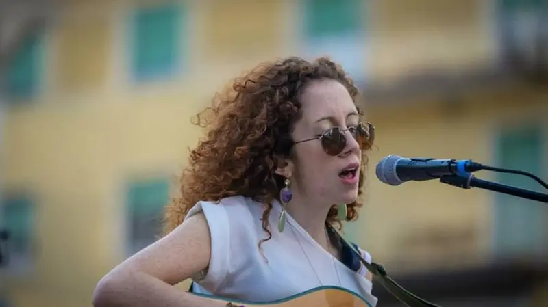 Una cantante si esibisce durante Festa della Musica - Foto di Gianni Domenighini/www.festadellamusicabrescia.it