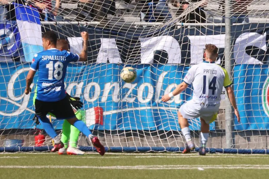 Novara-FeralpiSalò 1-0