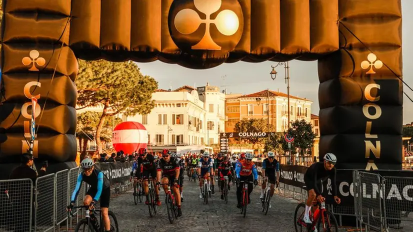 La Granfondo Colnago dà spettacolo a Desenzano