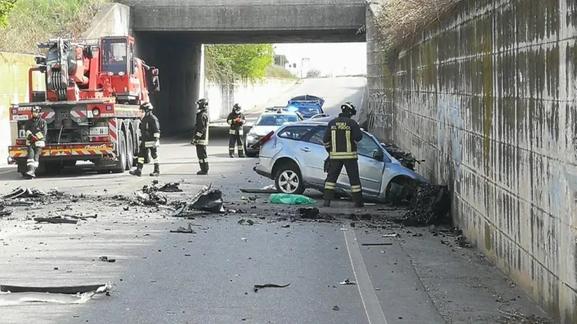 Rovato, tragico schianto fra auto e tir: una vittima