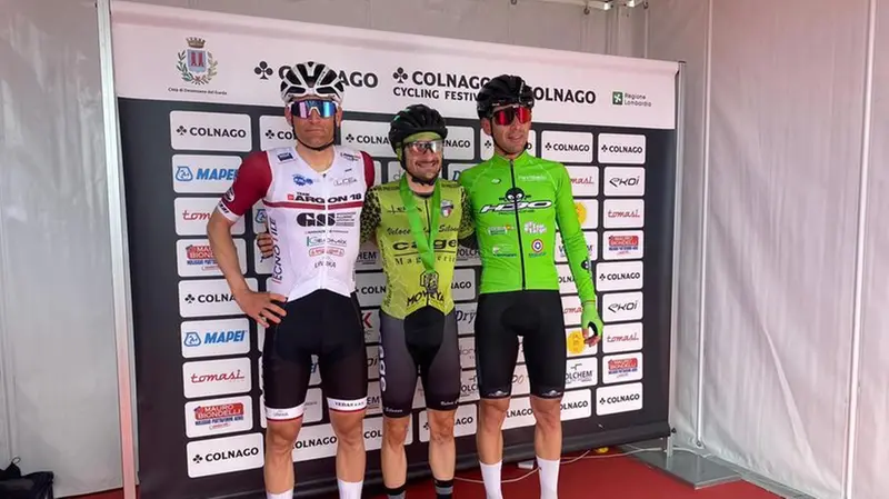 Il podio della Granfondo Colnago: i vincitori dei percorsi lungo e medio