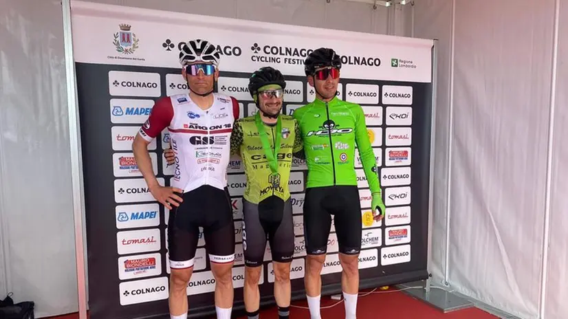 Il podio della Granfondo Colnago: i vincitori dei percorsi lungo e medio