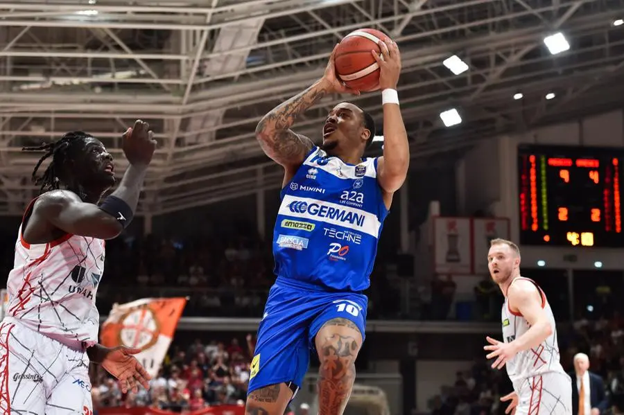 La Germani ha vinto a Reggio Emilia 69-74