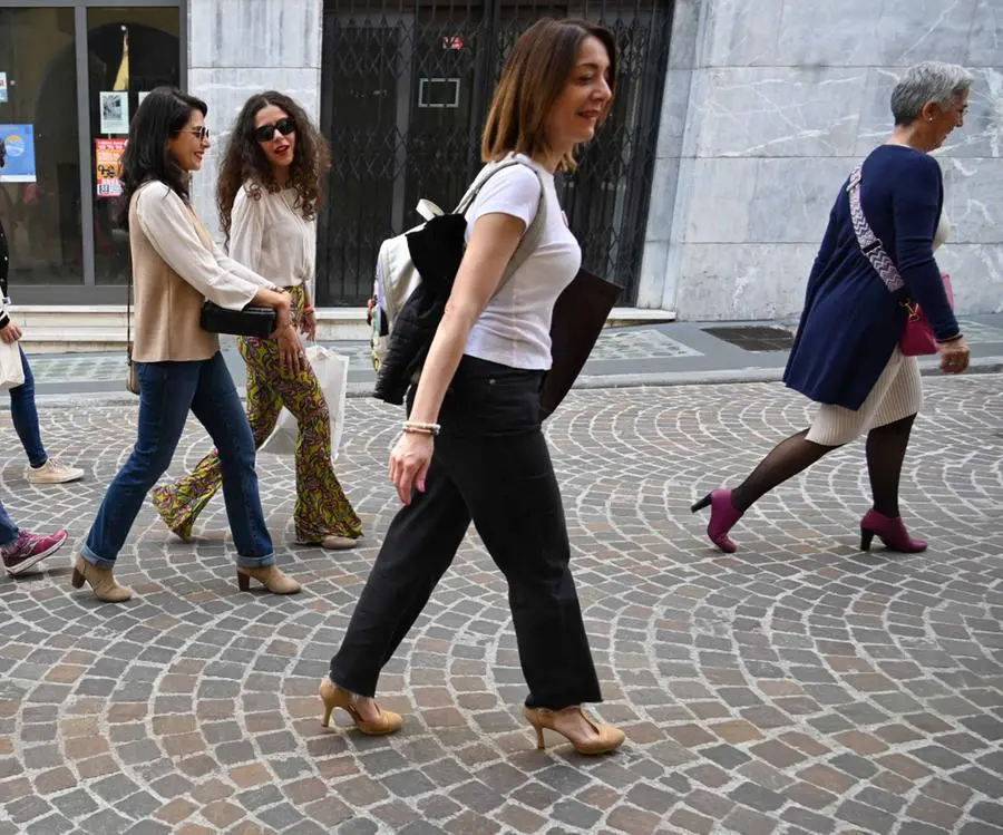 Due manifestazioni contrapposte in piazza Vittoria