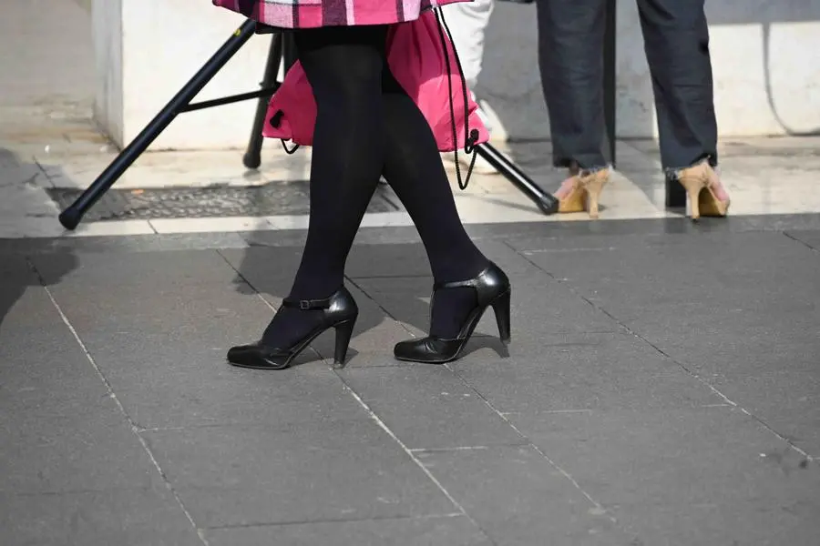 Due manifestazioni contrapposte in piazza Vittoria