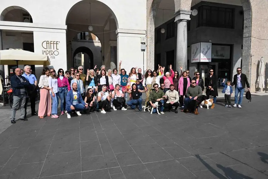 Due manifestazioni contrapposte in piazza Vittoria