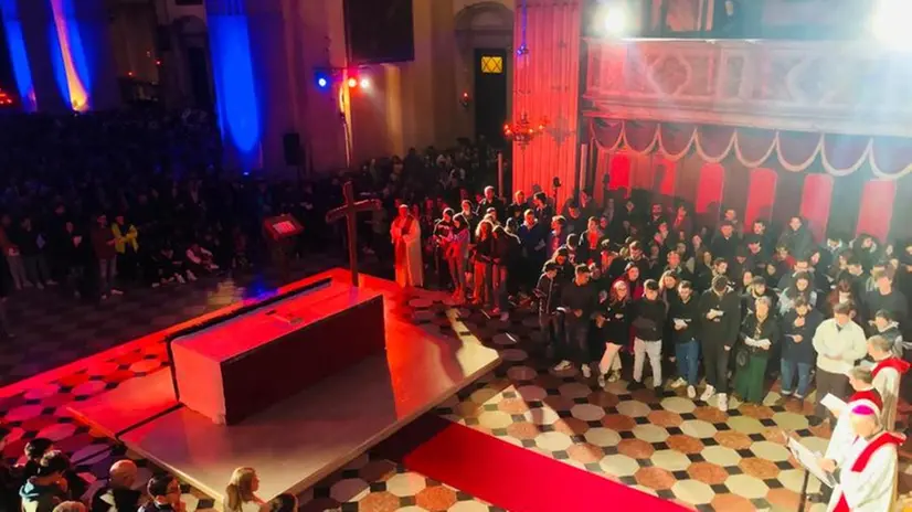 Centinaia di giovani in Duomo per la Veglia delle Palme