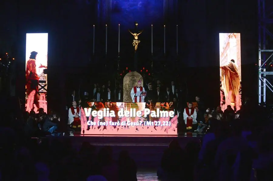 Centinaia di giovani in Duomo per la Veglia delle Palme