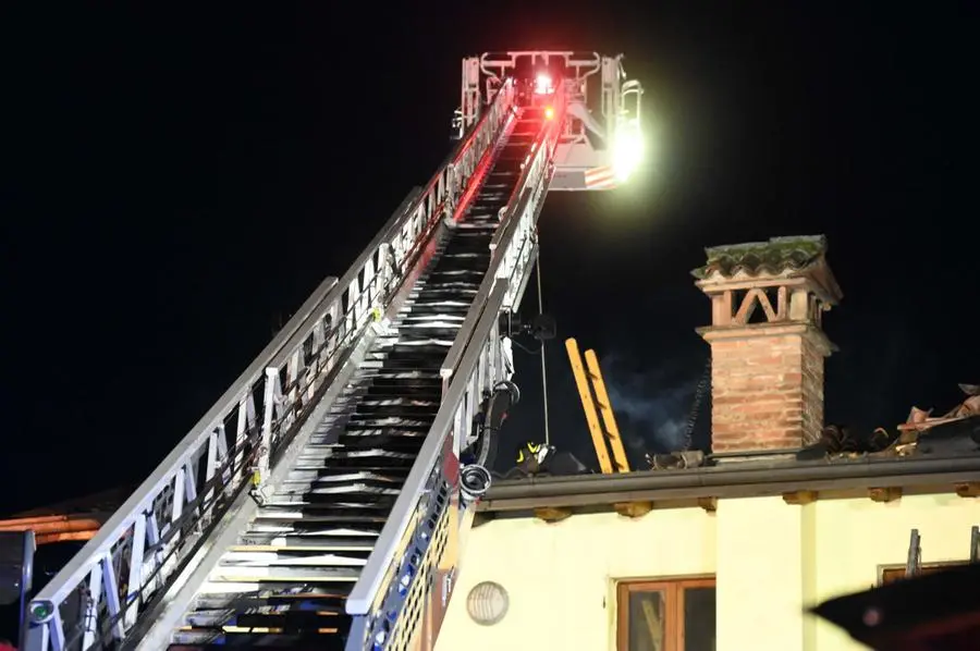 L'incendio alla cascina Cattafame di Ospitaletto