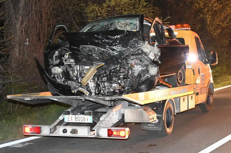 Così una delle auto dopo lo schianto sulla Sp11 a Mazzano - Gabriele Strada /Neg © www.giornaledibrescia.it
