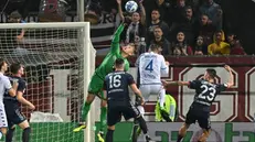 Brescia, il portiere Andrenacci in azione