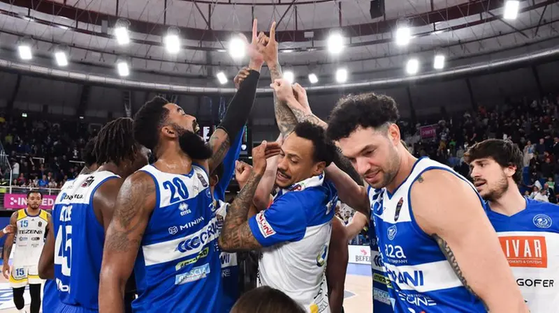Basket: le immagini di Germani-Verona