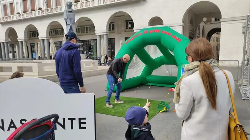 L'allestimento di «Golf in piazza»