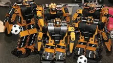 Robot che giocano a calcio - © www.giornaledibrescia.it