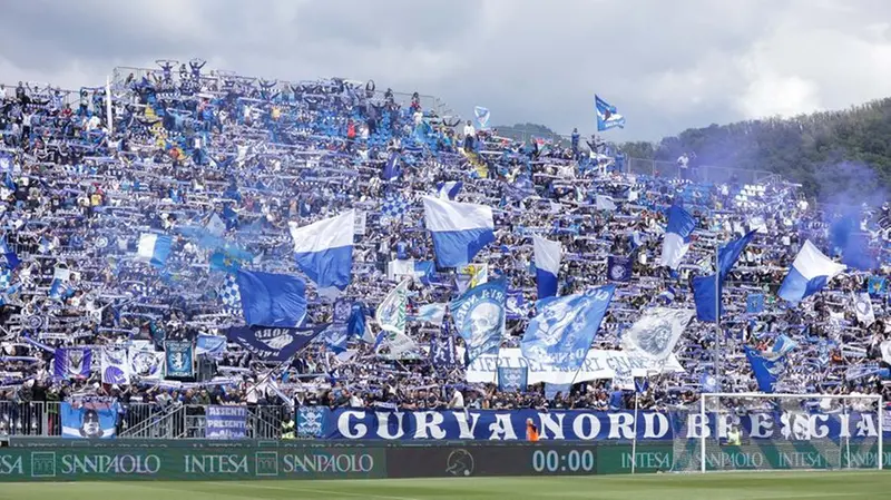 I tifosi del Brescia al Rigamonti - New Reporter © www.giornaledibrescia.it