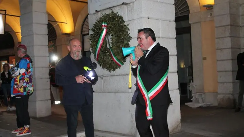 Pierluigi Toscani: veste i panni del sindaco - © www.giornaledibrescia.it