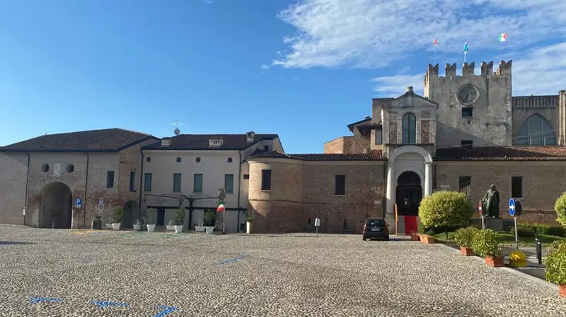 Piazza Garibaldi a nuovo