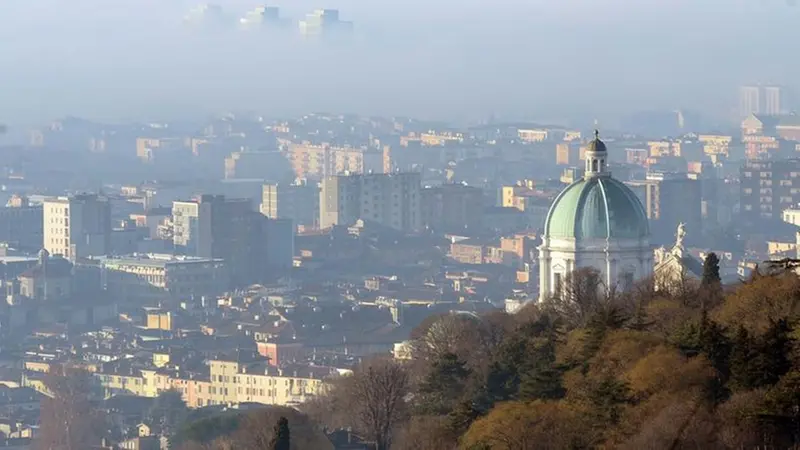 Anche la mancanza di pioggia peggiora la qualità dell’aria