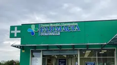 La farmacia di Bagnolo in cui è avvenuto il furto - Foto © www.giornaledibrescia.it