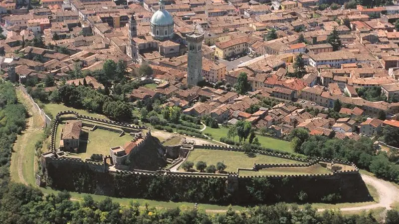 Vista panoramica della Rocca di Lonato - © www.giornaledibrescia.it