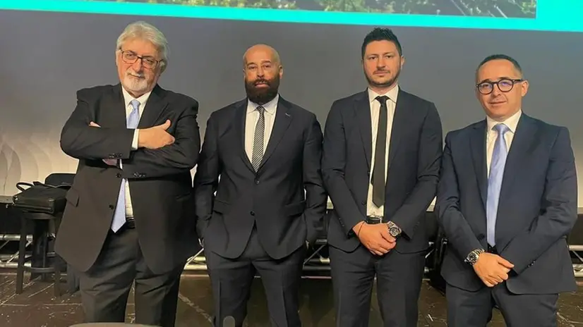 Il presidente Barbieri, affiancato dal direttore generale Marco Bonetti e dai vicedirettori Hermes Bianchetti e Antonio Beneduce - © www.giornaledibrescia.it