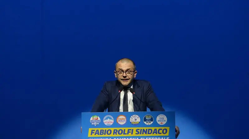 Fabio Rolfi alla chiusura della campagna elettorale per le Comunali di Brescia - Foto Marco Ortogni/Neg © www.giornaledibrescia.it