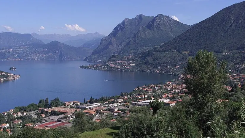 Una veduta del lago d'Iseo - Foto © www.giornaledibrescia.it