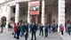Fan in attesa di entrate al Teatro Grande per la serata con Quentin Tarantino