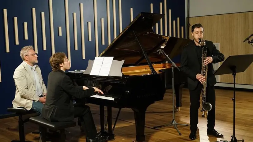 Il 2 maggio al 6th Floor Recording Studio di Brescia - Foto dal profilo Facebook di @festivalpianistico