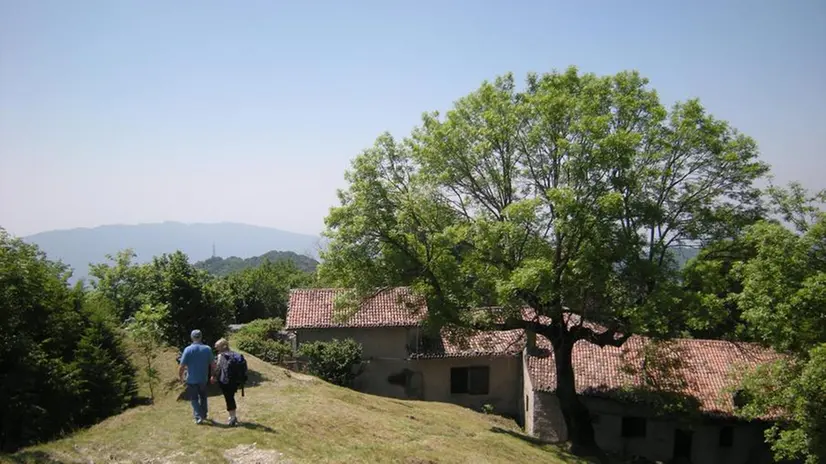 Una delle costruzioni attorno al santuario di Conche