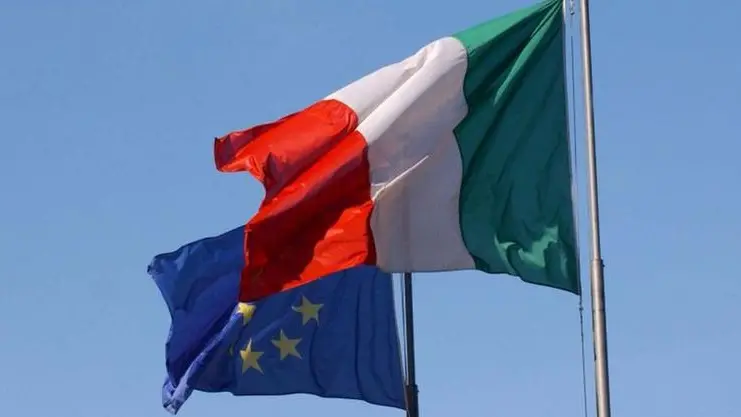 La bandiere dell'Europa e dell'Italia - © www.giornaledibrescia.it