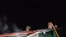 Incendio a Rudiano: bruciati un camper e un box