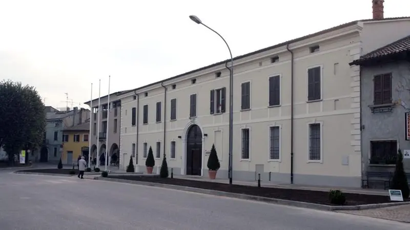 Il municipio di Quinzano d'Oglio - © www.giornaledibrescia.it